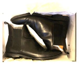 Everlane Chelsea Boot